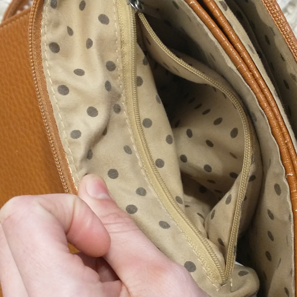 Noatd Camel Brown Crossbody Handbag - Picture 7 of 11